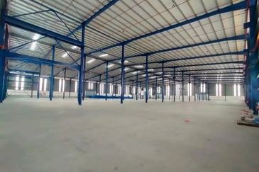 West Port, Pulau Indah