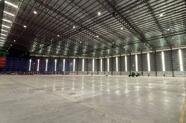 West Port, Pulau Indah