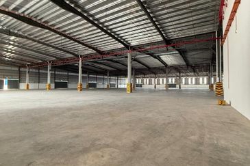 West Port, Pulau Indah