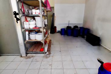 END LOT SINGLE STOREY TERES LORONG SERI SETALI KUANTAN