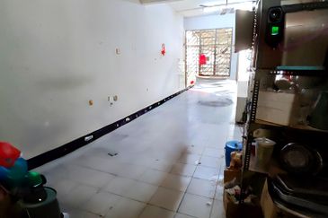 END LOT SINGLE STOREY TERES LORONG SERI SETALI KUANTAN
