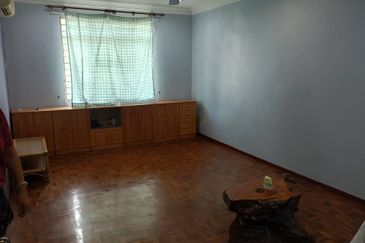 For RENT ~ Bukit Rimau/KOTA KEMUNING Semi furnished 2sty link Hse 