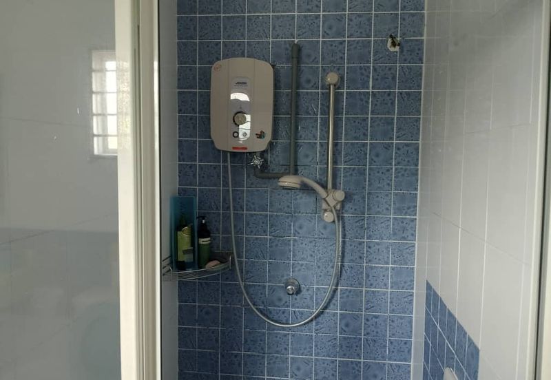 For RENT ~ Bukit Rimau/KOTA KEMUNING Semi furnished 2sty link Hse 