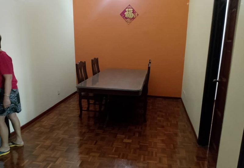 For RENT ~ Bukit Rimau/KOTA KEMUNING Semi furnished 2sty link Hse 