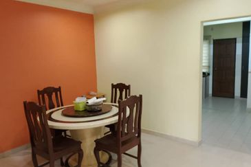 For RENT ~ Bukit Rimau/KOTA KEMUNING Semi furnished 2sty link Hse 