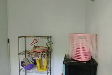 For RENT ~ Bukit Rimau/KOTA KEMUNING Semi furnished 2sty link Hse 