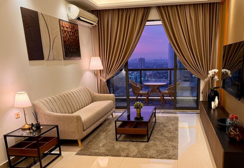 R&F Princess Cove Phase 1 for Sale - Dual Key Unit Luxuriously Renovated & Fully Furnished