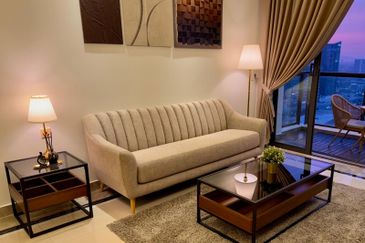 R&F Princess Cove Phase 1 for Sale - Dual Key Unit Luxuriously Renovated & Fully Furnished