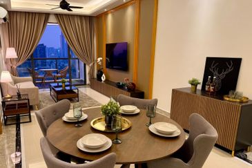 R&F Princess Cove Phase 1 for Sale - Dual Key Unit Luxuriously Renovated & Fully Furnished