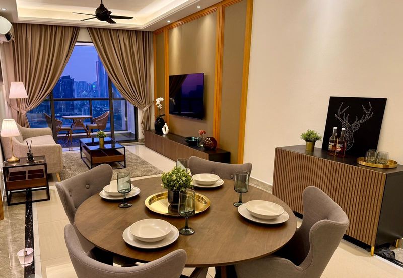 R&F Princess Cove Phase 1 for Sale - Dual Key Unit Luxuriously Renovated & Fully Furnished