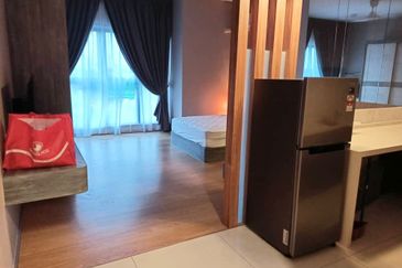 Baypoint @ Country Garden Danga Bay