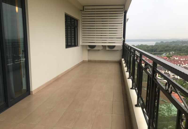 Taman Laguna Heights