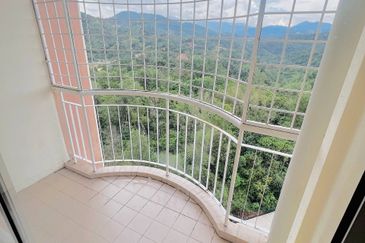 Kristal Heights Apartment