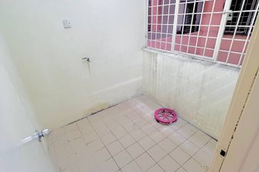 Kristal Heights Apartment