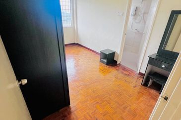 Kristal Heights Apartment