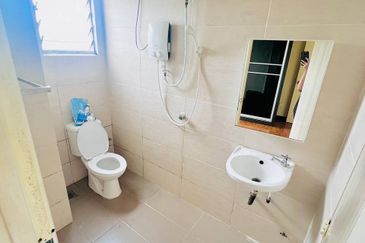 Kristal Heights Apartment