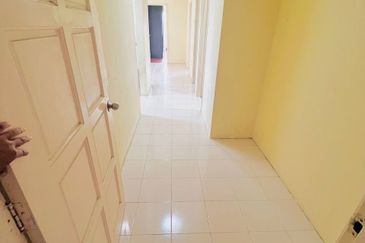 Kristal Heights Apartment