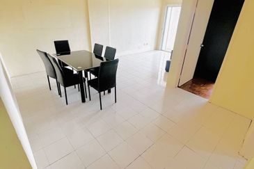 Kristal Heights Apartment