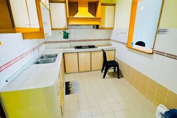 Kristal Heights Apartment