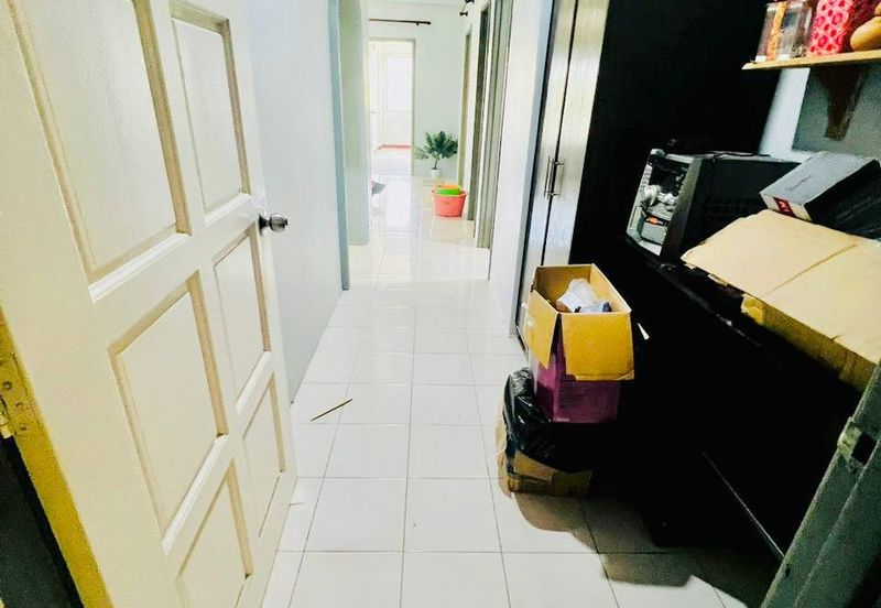 Kristal Heights Apartment