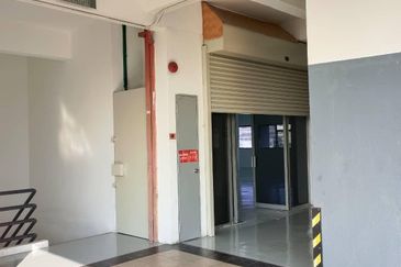 JALAN KILANG PETALING JAYA SELANGOR OFFICE SPACE LEVEL 4 2 TOILET FOR RENT
