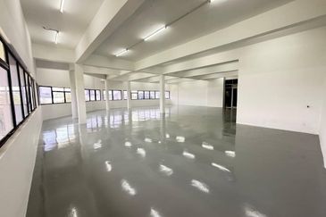 JALAN KILANG PETALING JAYA SELANGOR OFFICE SPACE LEVEL 4 2 TOILET FOR RENT