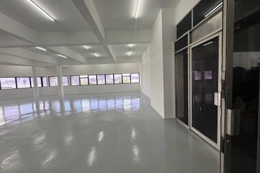 JALAN KILANG PETALING JAYA SELANGOR OFFICE SPACE LEVEL 4 2 TOILET FOR RENT