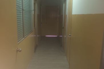 TAMAN DESA PETALING KUALA LUMPUR OFFICE SPACE FIRST FLOOR FOR RENT