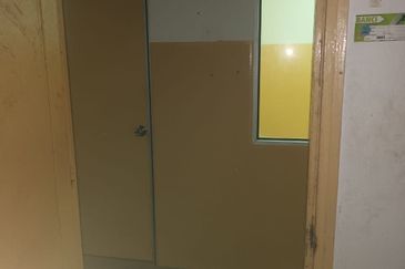 TAMAN DESA PETALING KUALA LUMPUR OFFICE SPACE FIRST FLOOR FOR RENT