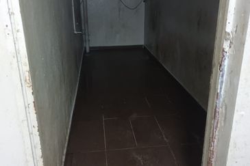 TAMAN DESA PETALING KUALA LUMPUR OFFICE SPACE FIRST FLOOR FOR RENT