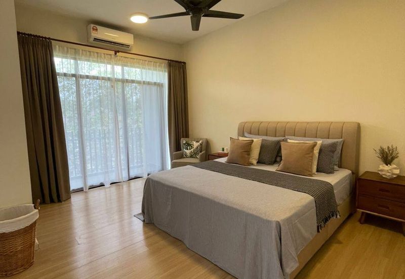 Crescent Park Townvilla