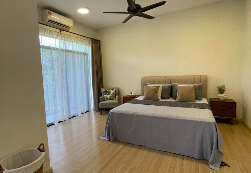 Crescent Park Townvilla