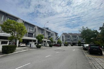 Crescent Park Townvilla