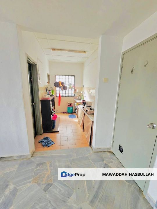 IRIS APARTMENT TAMAN SAUJANA UTAMA SUNGAI BULOH BELOW MARKET VALUE FOR SALE, Selangor, Sungai Buloh