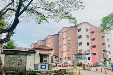 Iris Apartment, Taman Saujana Utama