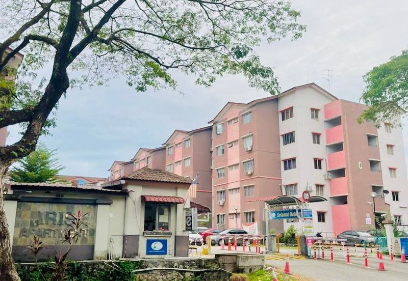 Iris Apartment, Taman Saujana Utama