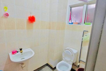 Iris Apartment, Taman Saujana Utama