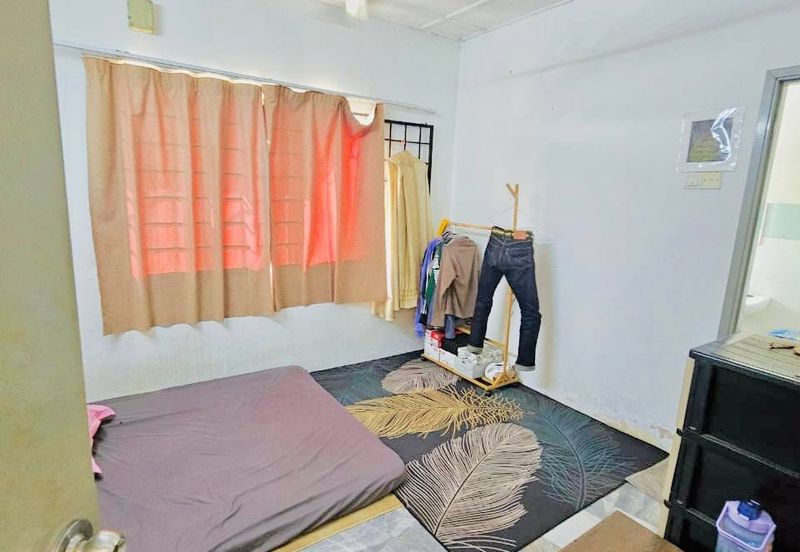 Iris Apartment, Taman Saujana Utama