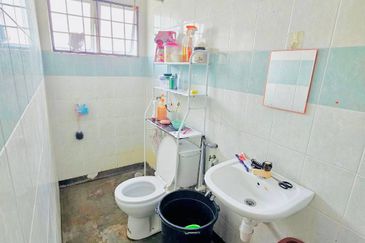 Iris Apartment, Taman Saujana Utama