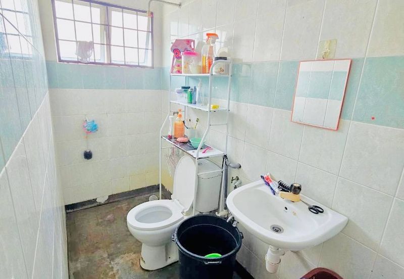 Iris Apartment, Taman Saujana Utama