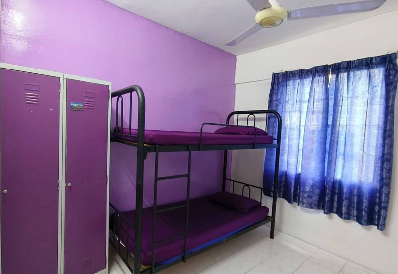 Vista Pinggiran, Taman Pinggiran Putra