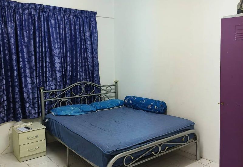 Vista Pinggiran, Taman Pinggiran Putra