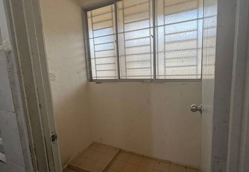 Residensi Bistaria, Ukay Bistari