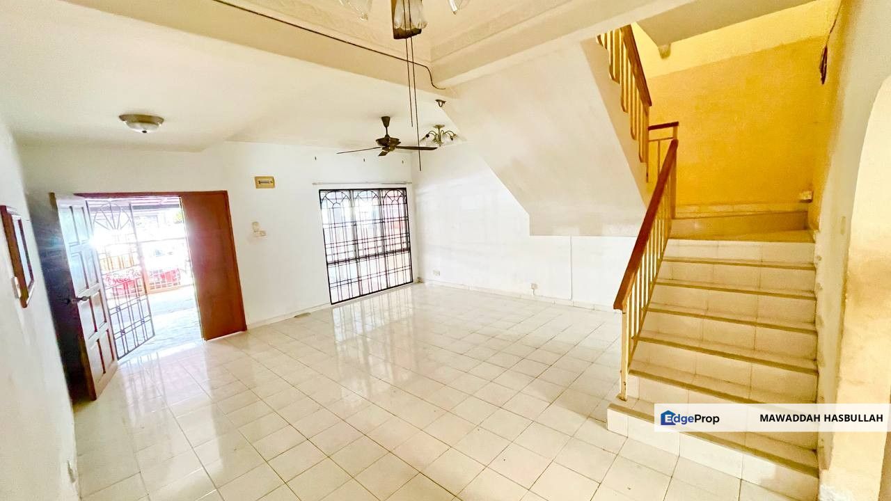 Taman Seri Pristana SP 3 Sungai Buloh Selangor 2Storey Hot Area, Selangor, Sungai Buloh