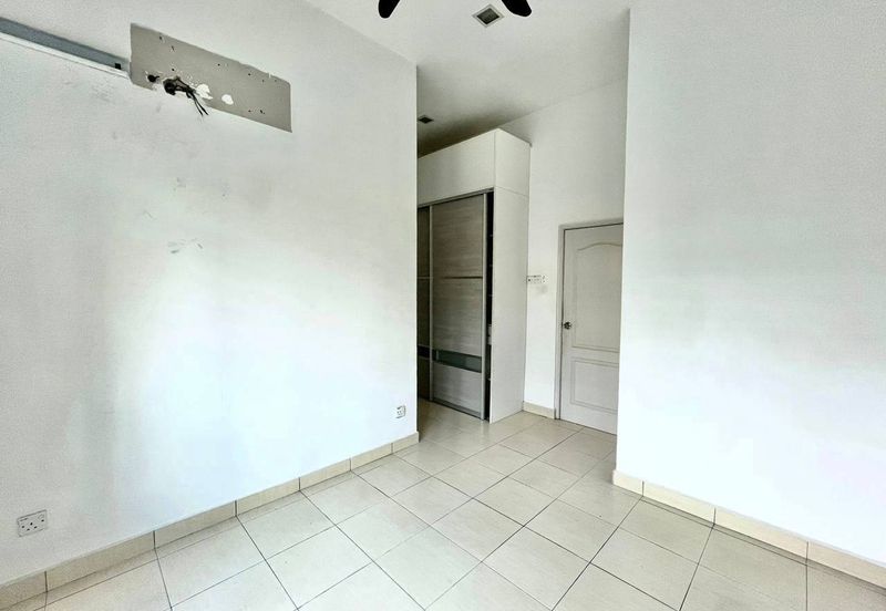 Villa Park Condominium