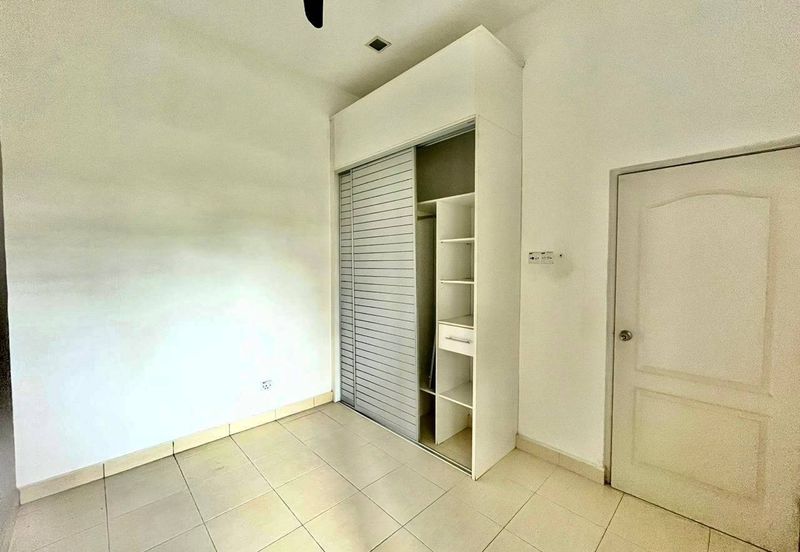 Villa Park Condominium