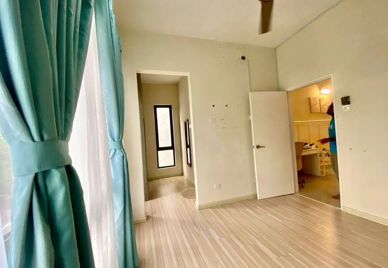 Crescent Park Townvilla