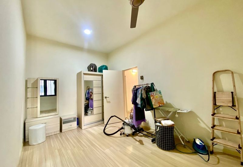 Crescent Park Townvilla