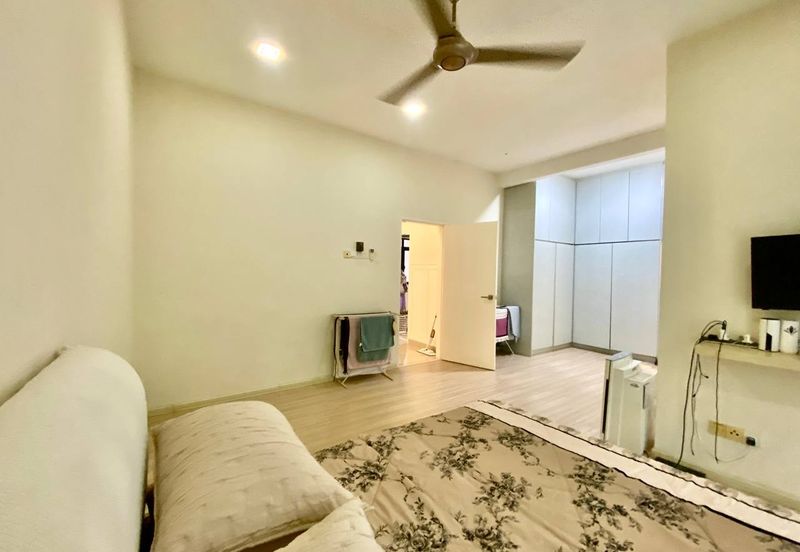 Crescent Park Townvilla