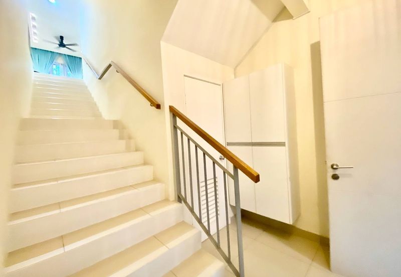 Crescent Park Townvilla